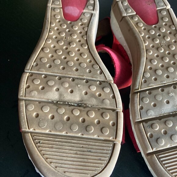 Hush Puppies  red nobuk sandal size 10 (41) - Picture 5 of 16